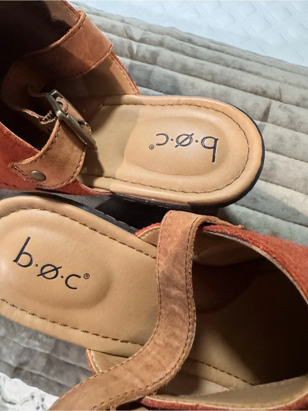 b.o.c. Women's Rust Suede Wedge Clog NEW w/o box